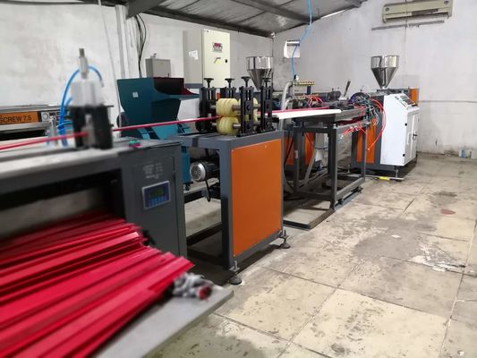 Hoge van de de Gegevensstrook van Outputpvc van de het Prijskaartjehouder de Uitdrijvingsmachine 380V